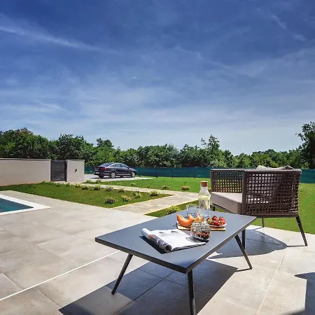 Villa Modern With Swimming Pool