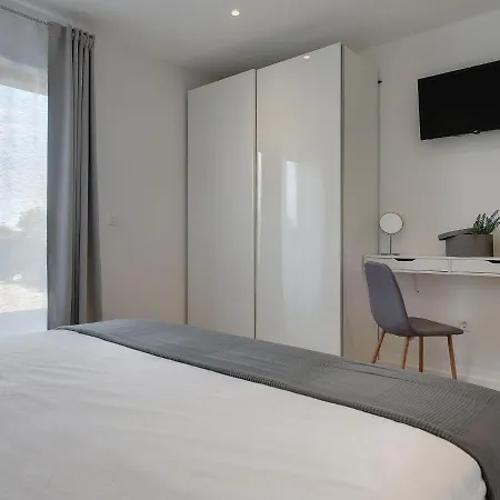 Villa Modern With Swimming Pool Pula