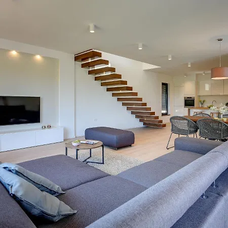 Villa Modern With Swimming Pool